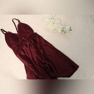 La Senza chemise in size small, brand new